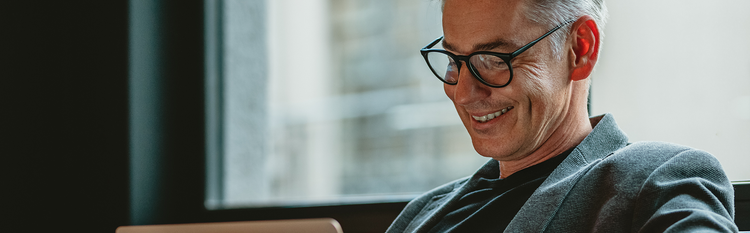 human-experience-management-software-maximizes-business-success-desktop